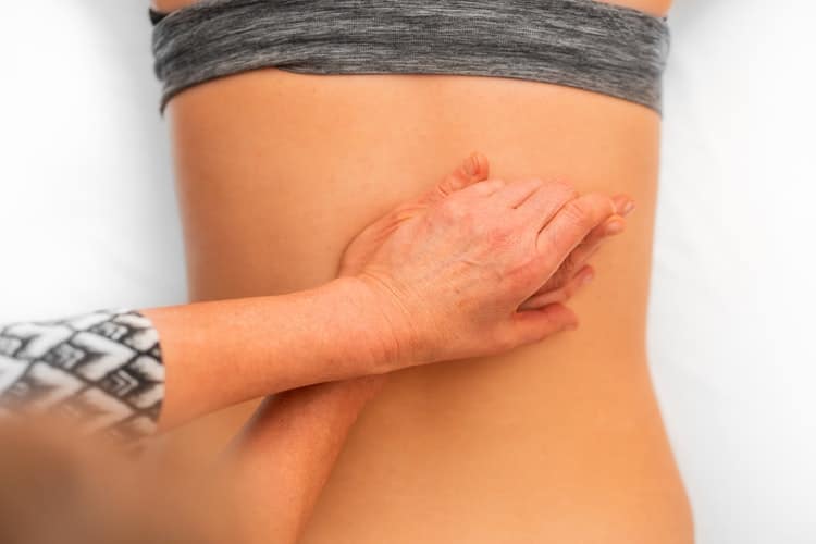 Drainage lymphatique manuel : quels bienfaits sur la silhouette ?